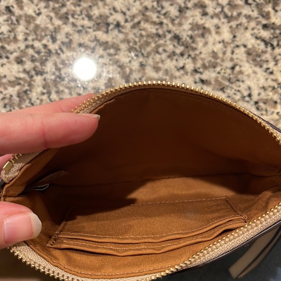 Coach wristlet - Picture 2 of 2